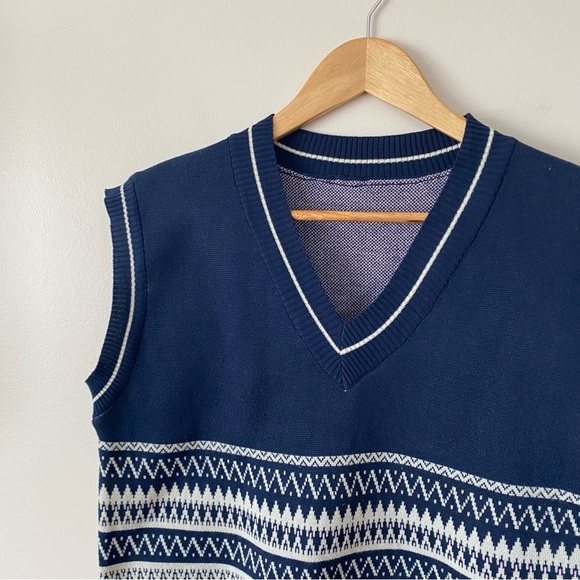 Vintage Navy Blue Patterned Sweater Vest V neck Fair Isle Pattern - Picture 2 of 6